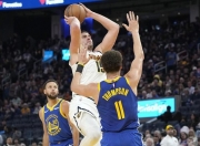 LOL赛事-浙江队横扫掘金，克莱刷新纪录