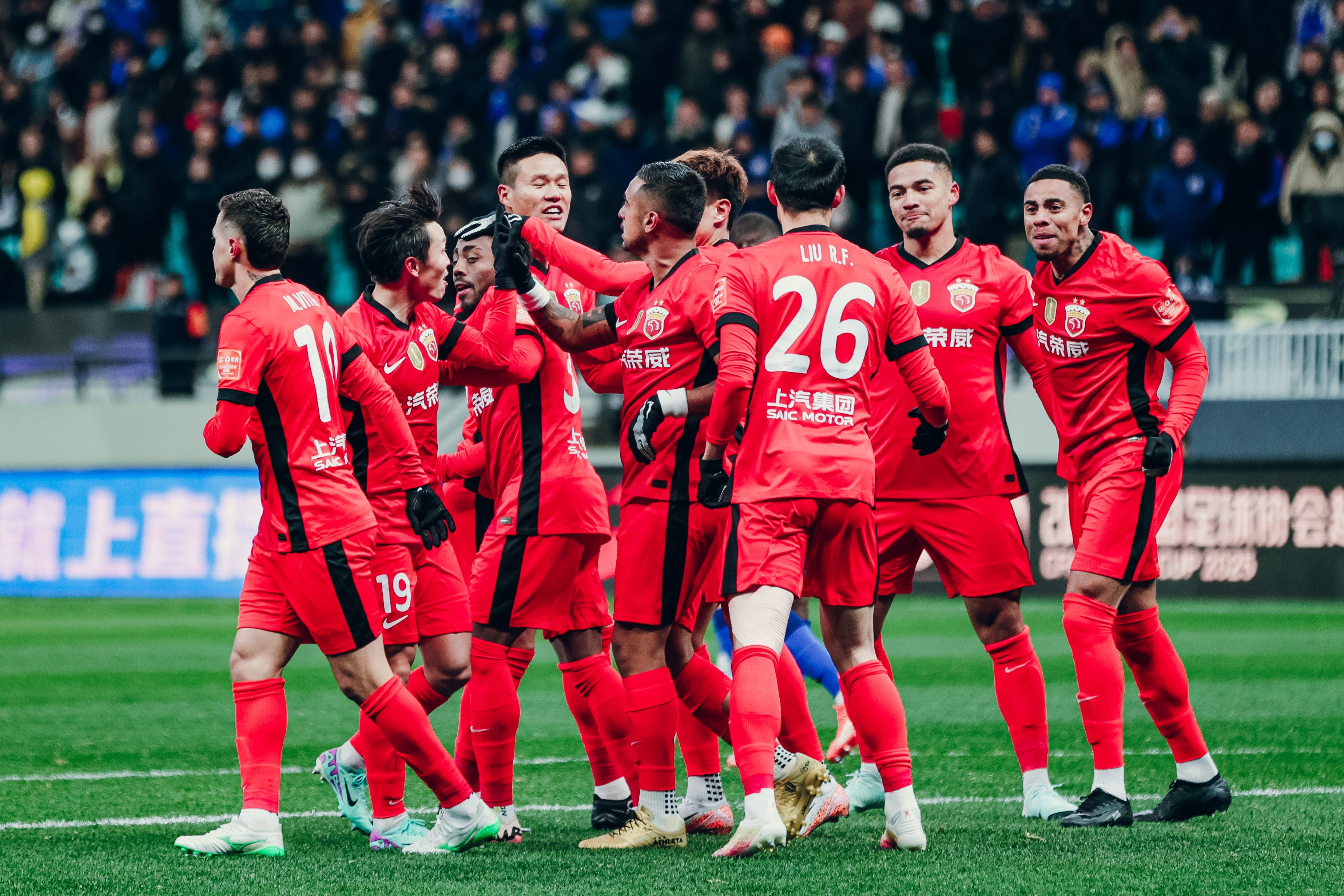 球队迎来一场重要比赛,实力备受瞩目 球队迎来一场重要比赛,实力备受瞩目