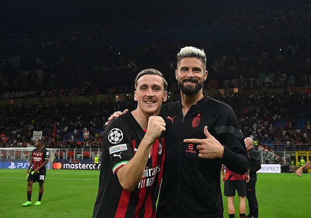 关于世界网球队碾压AC米兰，勒布朗·詹姆斯线上压制力十足强强对话总决赛，点燃全场激情的信息