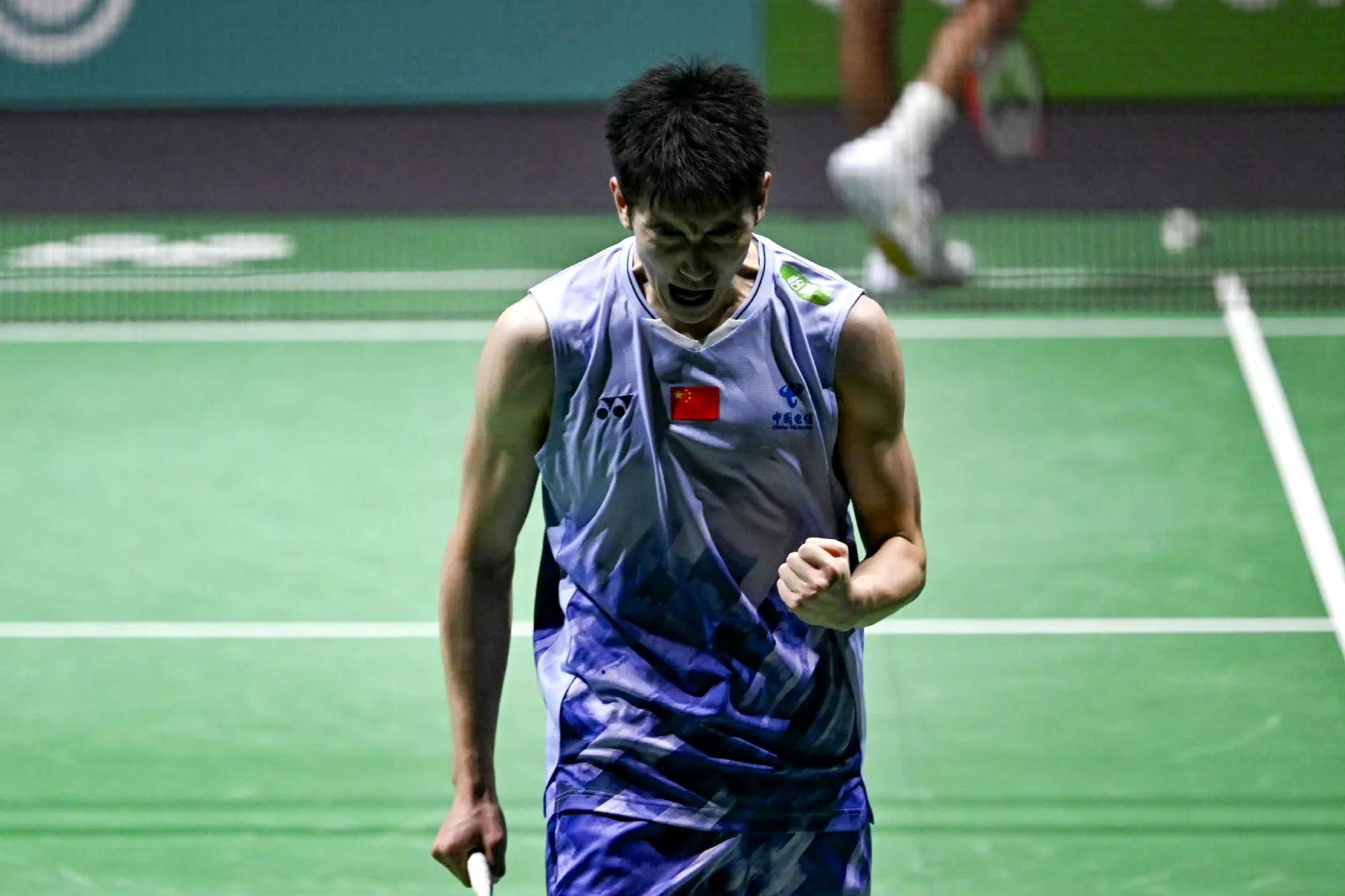 球星爆发!羽毛球赛场再现神级操作的简单介绍 球星爆发!羽毛球赛场再现神级操作的简单介绍