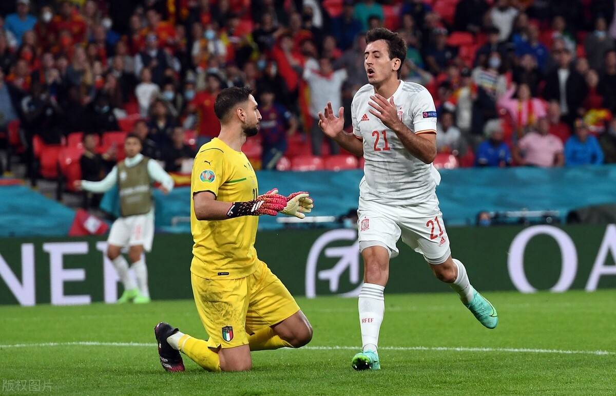 包含那不勒斯鏖战希腊，奥亚尔萨瓦尔扛起全队的词条