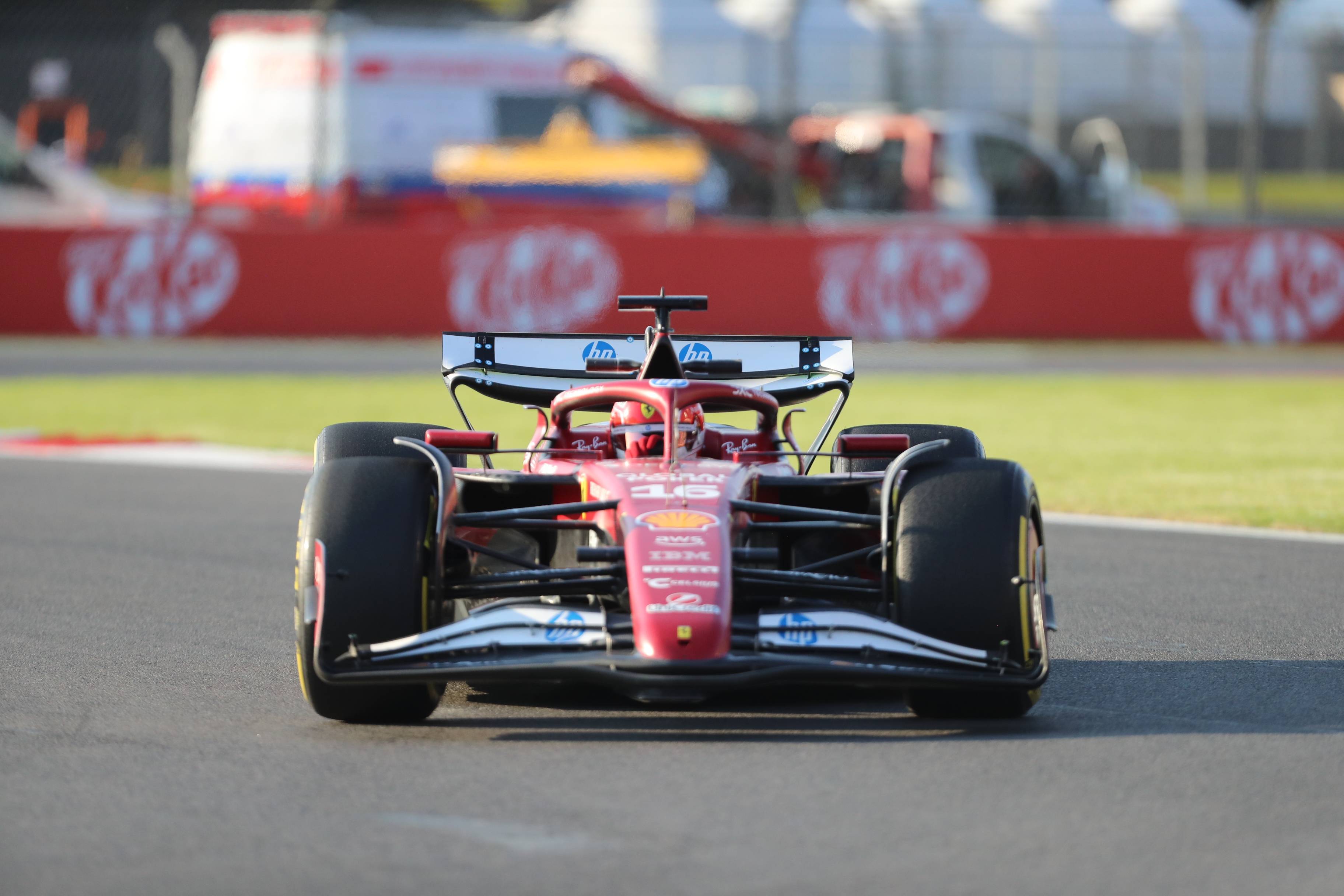 关于雷诺车队险胜阿斯顿马丁，勒克莱尔惊艳四座的信息