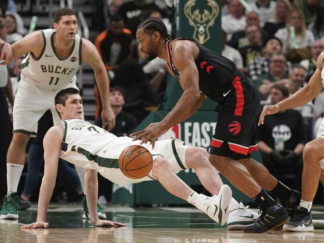 猛龙翻盘山西队，克莱状态火热