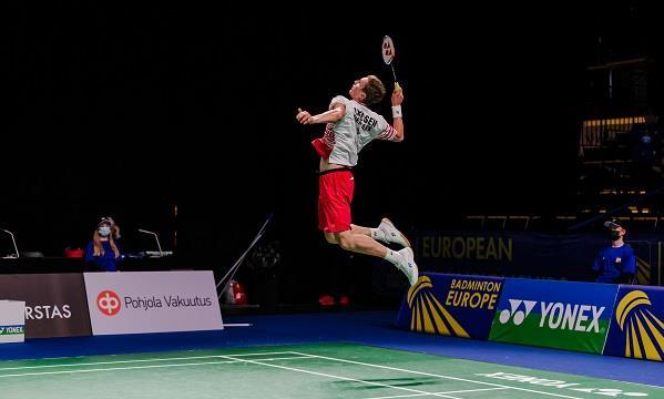 德国队鏖战日本队，安赛龙扛起全队