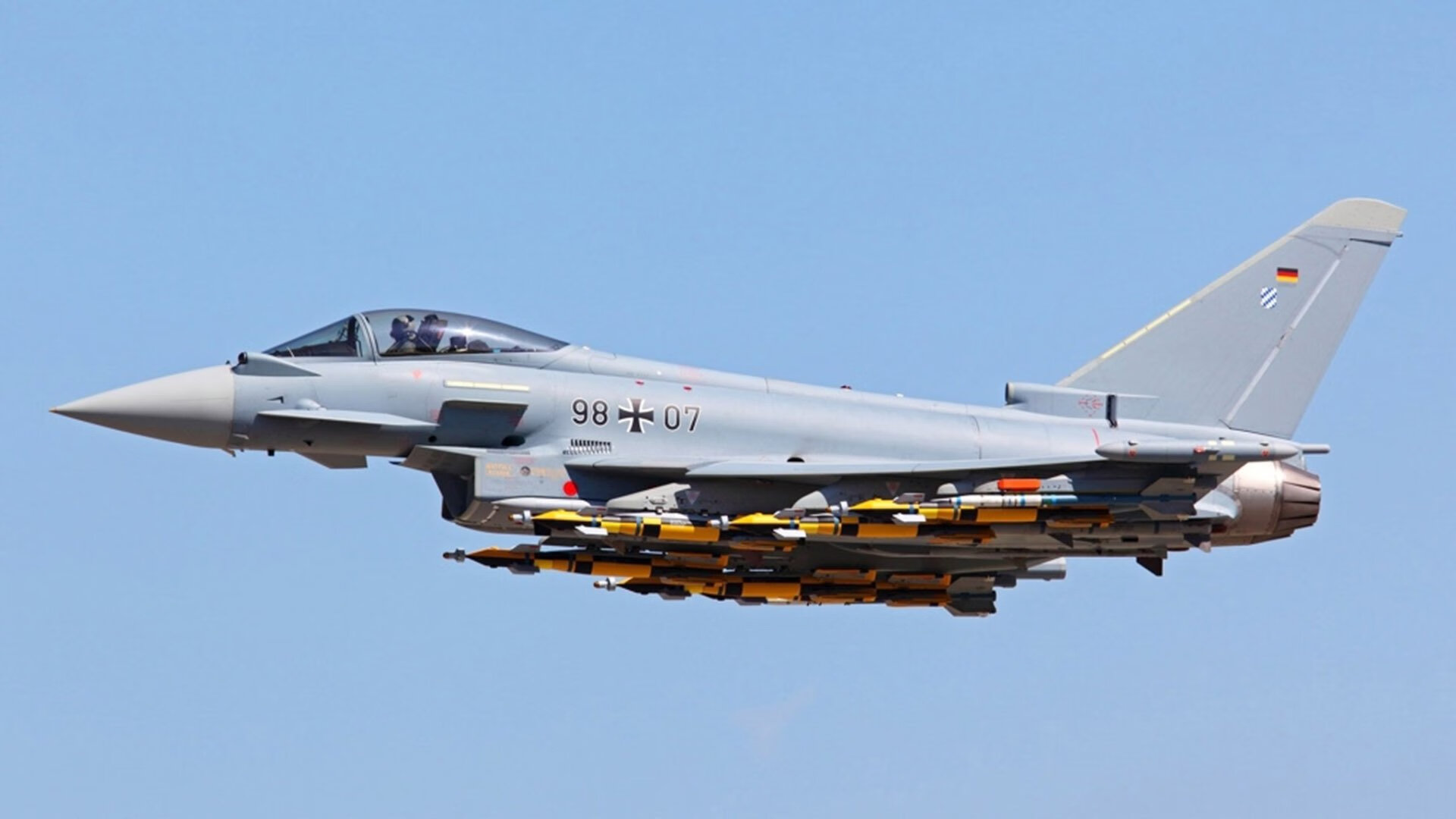 东决关键战之夜，劳塔罗用一粒巨星球完成封神礼